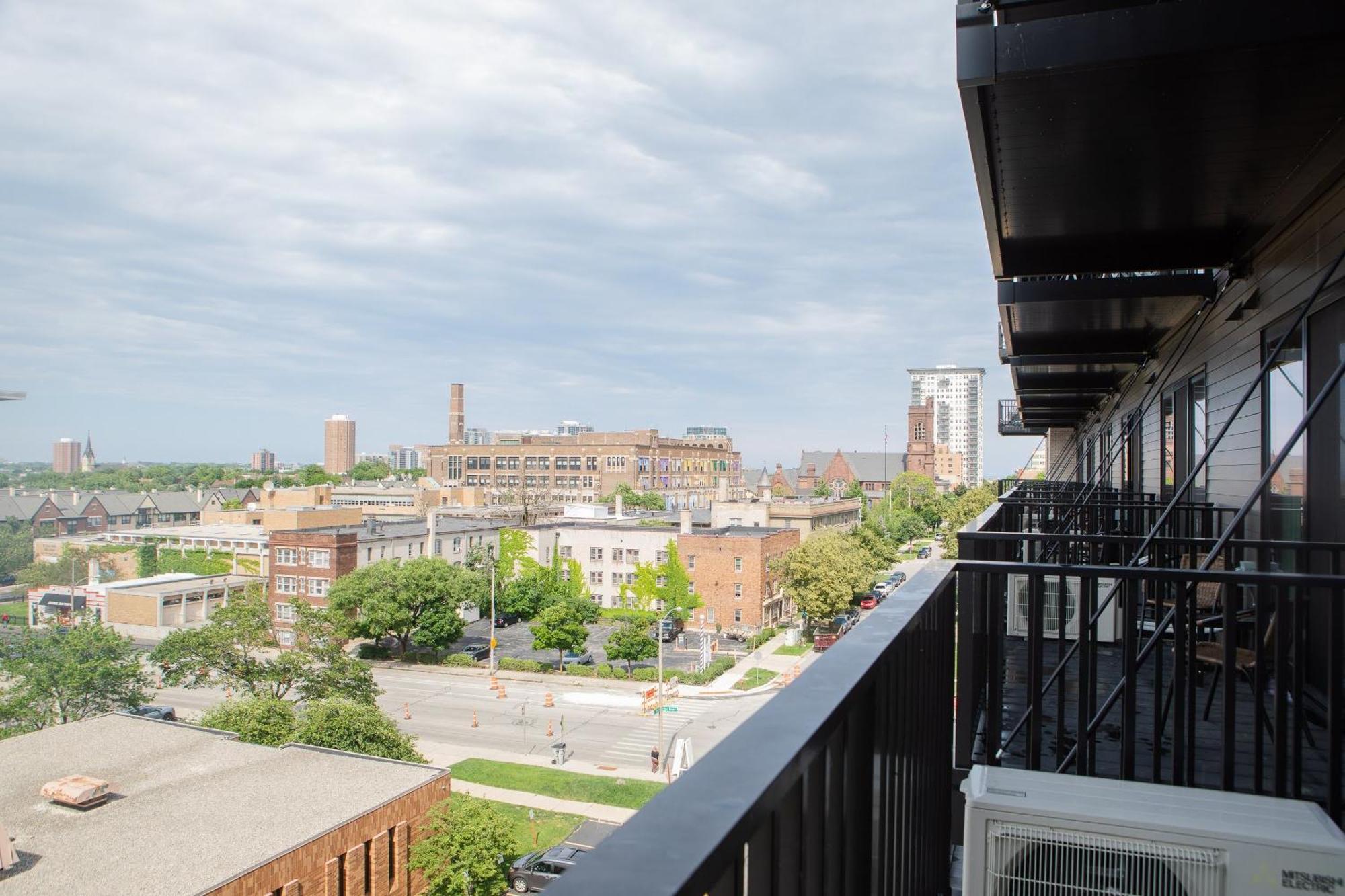 Flexhome East Side 1Br No7 With Balcony Pool Gym Milwaukee Exterior photo